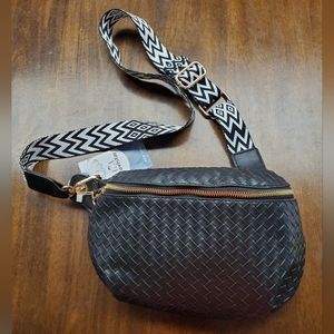 NEW NWT New Chic Woven Look Belt Bag | Travistar
